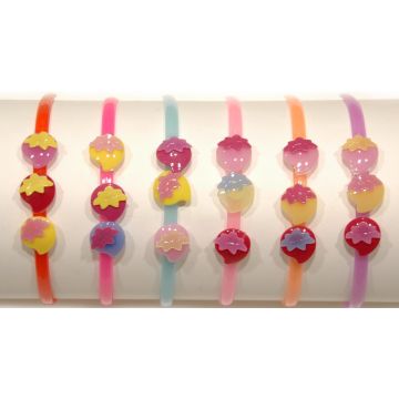 Στέκα παιδική πλαστική διακοσμημένη με τρείς φραουλίτσες σε 6 χρώματα