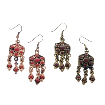 Σκουλαρίκια μεταλλική ροζέτα ανάγλυφη με πέτρες σε κόκκινο και καφέ χρώμα