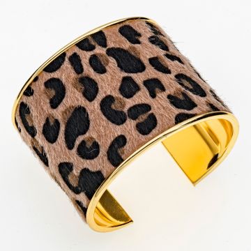 Φαρδύ Χρυσό Βραχιόλι με Λεοπάρ Ύφασμα – Statement Κομμάτι για Μοναδικές Εμφανίσεις