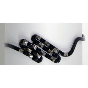 Στέκα πλαστική λεπτή κύμα,διακοσμημένη με ασημί και μαύρα τρούκς