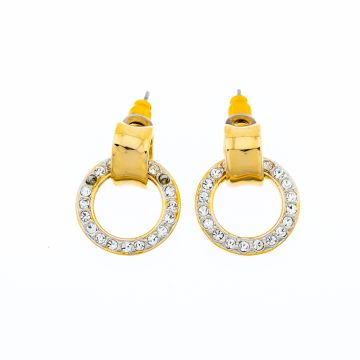 Σκουλαρίκια μεταλλικά σε χρυσό χρώμα με σχέδιο κρίκος διακοσμημένα με λευκά στράς