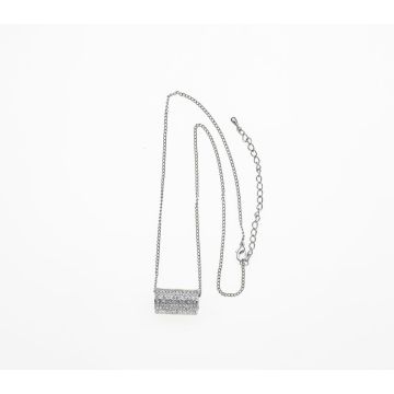 Κολιέ με Κρεμαστό Κύλινδρο και Στράς: Μια Διαχρονική Πινελιά Λάμψης