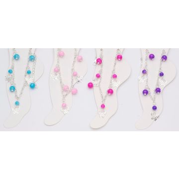 Αλυσίδα ποδιού σε ασημί χρώμα διακοσμημένη με χάντρες και μεταλλικές πεταλούδες