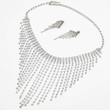 Σετ Κολιέ και Σκουλαρίκια Μεταλλικά σε Ασημί Χρώμα με Εντυπωσιακό Σχέδιο Γραμμών και Στράς