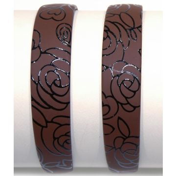 Στέκα πλαστική σε καφέ και μαύρο διακοσμημένη με ζωγραφιστά λουλούδια