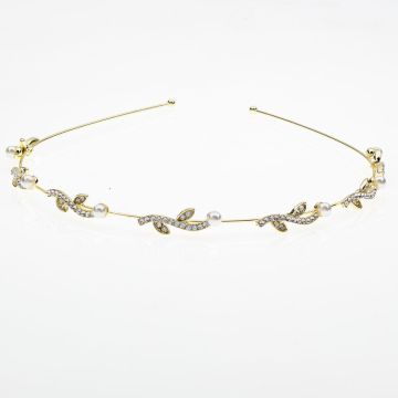 Στέκα μεταλλική νυφική σε χρυσό χρώμα διακοσμημένη με φύλλα από στράς και πέρλες